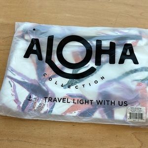 Aloha Collection Mid Pouch Paradise on Repeat